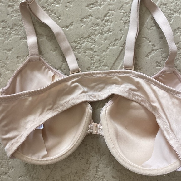 Wacoal front Clasp Nude 40C underwire - Picture 3 of 5